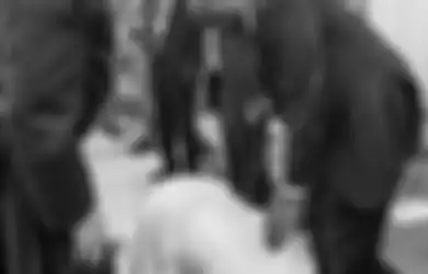 Suarakan Perdamaian Perang Saudara, Paus Fransiskus Lakukan Aksi Cium Kaki Pemimpin Sudan