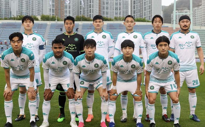 Pemain timnas Indonesia, Asnawi Mangkualam, kembali masuk skuad Ansan Greeners saat menghadapi Busan IPark pada pekan kelima Liga Korea 2