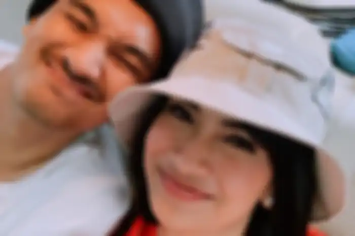 Vanessa Angel dan Sang Suami
