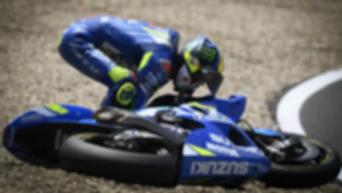Joan Mir tak dapat poin di MotoGP Jerez karena alami crash dan tidak bisa lanjutkan balapan.