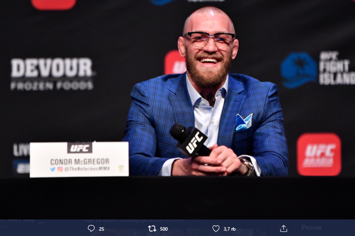 Ketika Conor McGregor datang saat konferensi pers UFC 257 pada Kamis (21/1/2021).