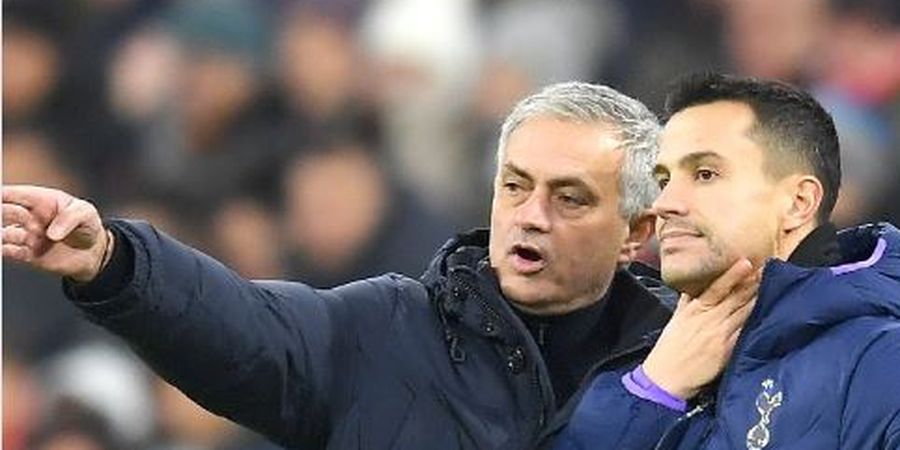 Baru Dua Bulan Melatih, Mourinho Sudah Buat Kisruh di Tottenham