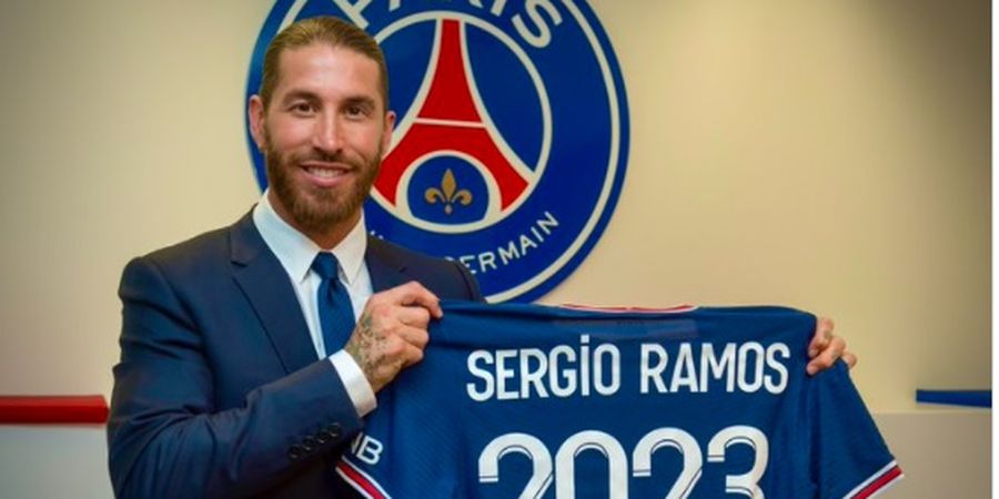 Raba Lengan Sendiri, Sergio Ramos Lupa Sudah Bukan Kapten Lagi