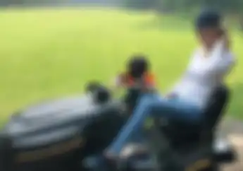 Pengalaman Unik Jessica Iskandar Kebut-kebutan Naik Motor Bareng Pacar Bulenya
