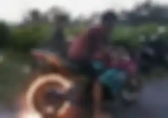 Wow.. Viral Video Aksi Ghost Rider Pakai Motor Imut di Indonesia