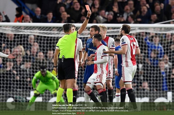 Dua bek Ajax Amsterdam, Joel Veltman dan Daley Blind, mendapat kartu merah dalam laga kontra Chelsea di Stamford Bridge pada Selasa (5/11/2019).