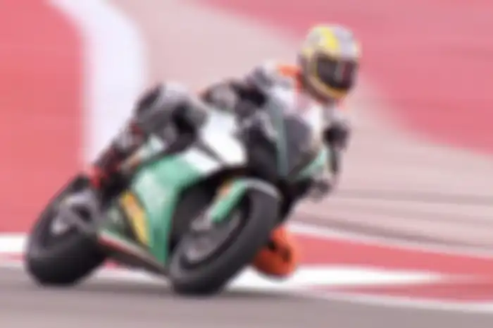 Colin Edwards di atas Energica EGO Corsa MotoE
