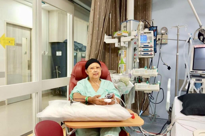 Ani Yudhoyono ketika menjalani pengobatan kanker darah yang dideritanya.