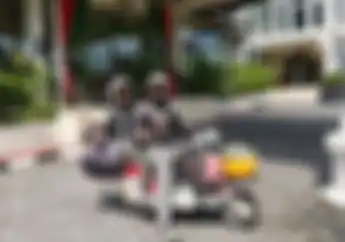 Kisah Romantis Suami-Istri Keliling Dunia Pakai Skuter Lambretta