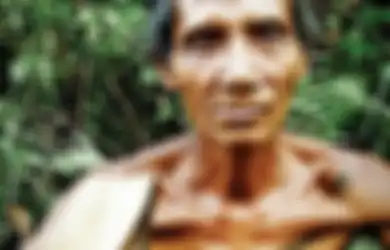 Lain dari Adat Kebiasaan, Pria Suku Dayak Ini Miliki Tato 'British Airways' di Dadanya