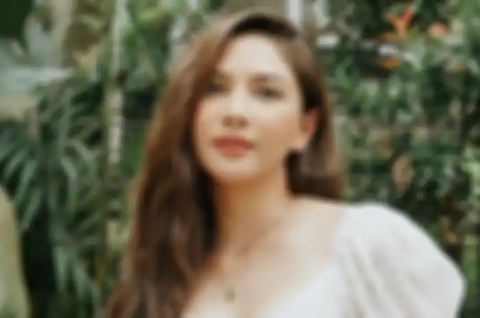 Ide padu padan outfit putih ala Jessica Mila buat rayakan Natal