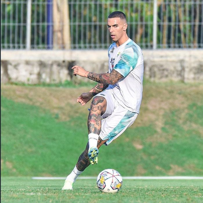 Alberto Rodriguez, saat menjalani latihan bersama Persib Bandung.