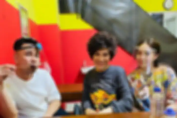 Foto Dorce Gamalama makan bareng Raffi dan Nagita masih bisa kita temukan hingga saat ini. Netizen banyak berikan pujian di foto ini.