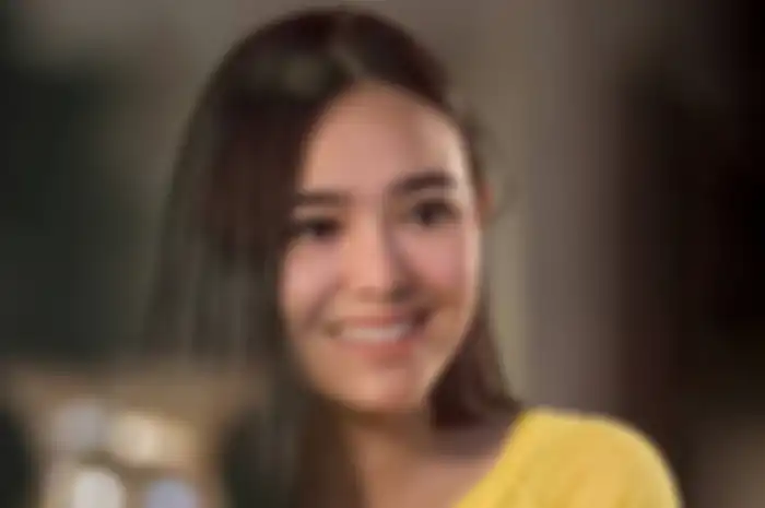 Amanda Manopo Ikatan Cinta Tampil Menawan Kenakan Dress Plisket Murah, Netizen: Kaya Noni Belanda!