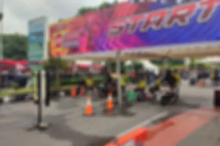 Street Race 2023 hari kedua sempat diguyur hujan