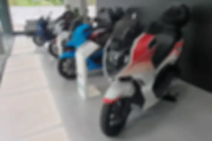 Motor listrik akan mendapatkan insentif Rp 8 juta dari pemerintah. Ini daftar merek-merek tersebut. 