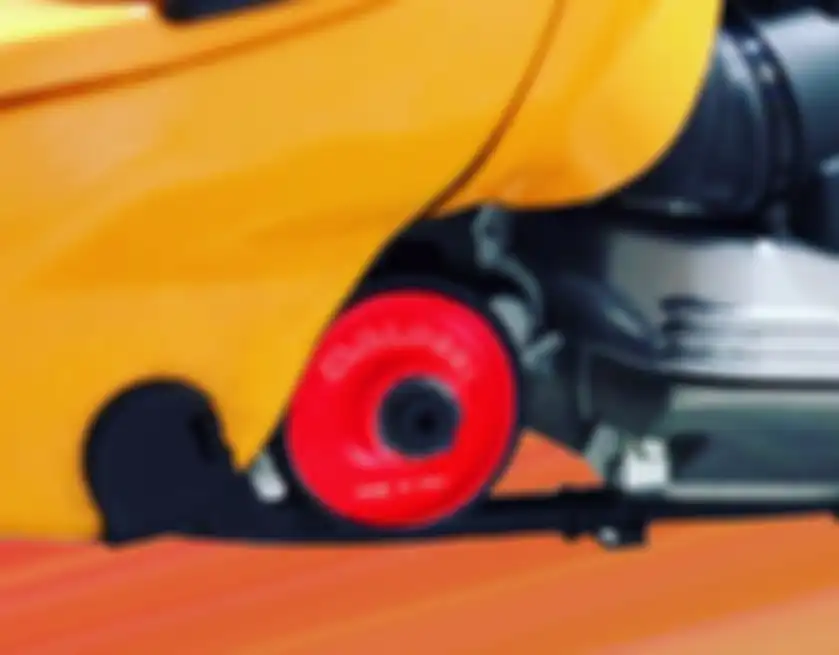 Silent block Malossi terpasang di Vespa matic
