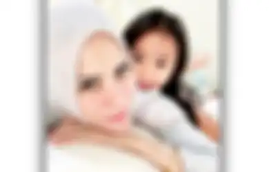 Pasca Bercerai dari Vicky Prasetyo, Angel Lelga Ajak Sang Anak Nonton Konser Blackpink