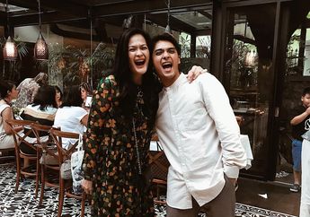 Bak Pinang Dibelah Dua, Pasangan Anak dan Ibu Selebriti Indonesia ini Punya Wajah yang Mirip