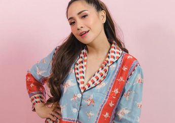 Hadiri 7 Bulanan Zaskia Sungkar dengan Masker Emas Setengah Juta, Nagita Slavina Sukses Tuai Komentar Netizen: Maskernya Lapis Emas 22 Karat