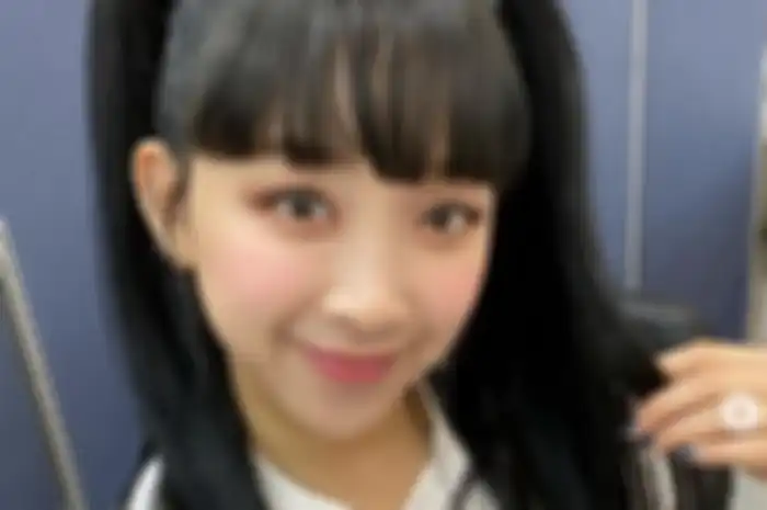 Gaya rambut anti boring ala Dita Karang