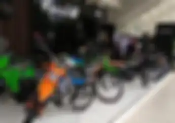 Gak Datang Nyesel, Booth Kawasaki Kasih Diskon Besar-besaran Untuk Motor Baru dan Apparel
