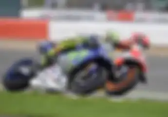 Video Persaingan Paling Sengit Rossi Vs Marquez di MotoGP 2016, Marquez Sempat Dibilang Curang
