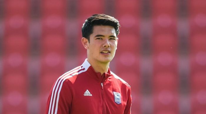 Elkan Baggott sebelum laga Rotherham United vs Ipswich Town (16/4/2022). 