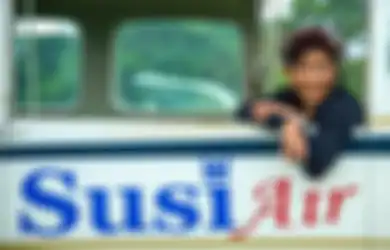 Asyik Beri Minum Susu Pakai Dot, Susi Pudjiastuti Sibuk Pelihara Hewan Bertutul Ini di Kediamannya: Kangennya Bukan Main