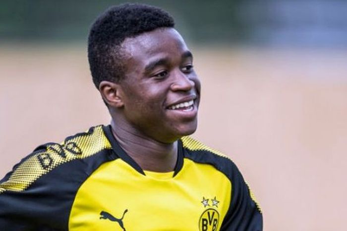 Pemain muda Borussia Dortmund, Youssoufa Moukoko. Lika-liku kehidupan Moukoko sebagai pesepak bola bisa dilihat dalam serial Dream Chaser Dortmund yang ditayangkan Mola TV.