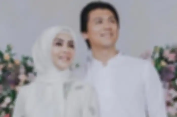Syahrini dan Reino Barack