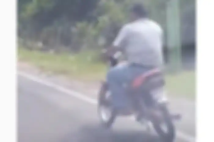 Kalau dilihat dari kondisinya motor ini cuma buat bikers bernyali