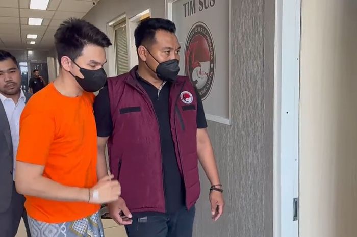 Jonathan Frizzy di Polres Bandara Soekarno-Hatta, Senin (5/5/2025).