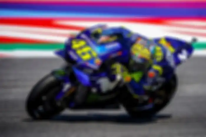 Usai kualifikasi MotoGP San Marino, Valentino Rossi mencari tahu bagaimana motor Yamaha M1 andalanny