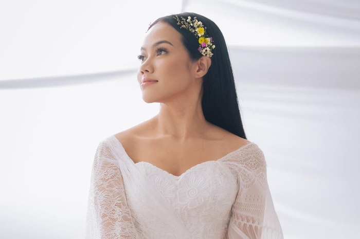 Video klip lagu Dunia Tipu-tipu milik Yura Yunita berhasil bikin semua orang menangis