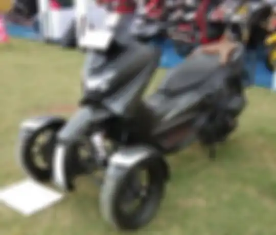 Yamaha NMAX tiga roda hadir pada acara Yamaha MAXI Day di pegunungan Dieng, Jawa Tengah.