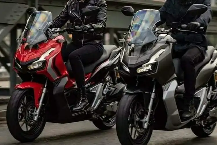 Sambil Nunggu ADV 160, Hitung Dulu Yuk Biaya Bensin Setahun Versi Lawasnya