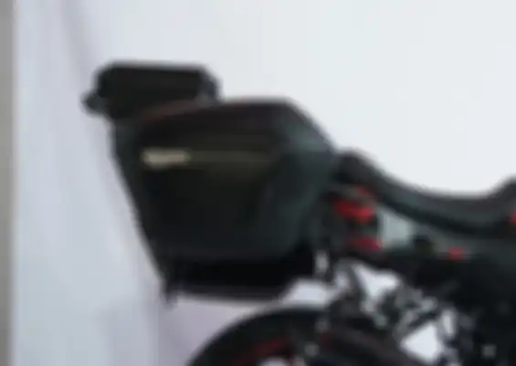 Honda CB150R generasi pertama bergaya touring
