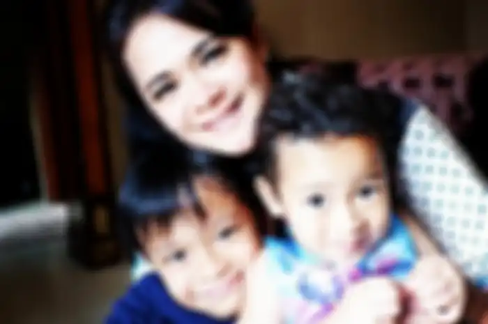 Dicap Menantu Durhaka Sampai Dituding Selingkuh, Artis Cantik ini Harus Jadi Single Parent yang Berjuang Membesarkan Dua Anaknya
