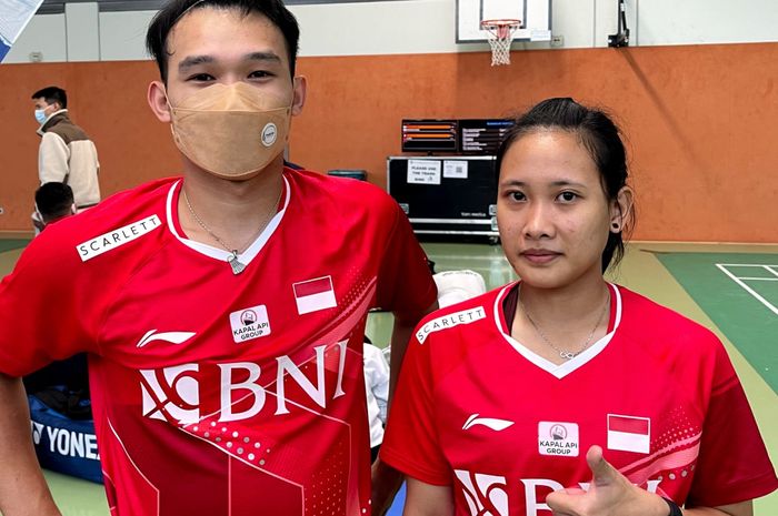 Pasangan ganda campuran Indonesia, Rinov Rivaldy/Pitha Haningtyas Mentari, setelah menjalani babak pertama German Open 2022 di Mulheim de Ruhr, Rabu (9/3/2022).