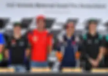 Pada Milih Santai Main Ke Pantai, Pembalap MotoGP Ini Malah Isi Liburan Main Garuk Tanah