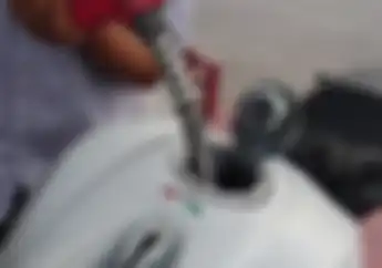 Jangan Samain Tangki Bensin Motor Loe Sama MotoGP Broth, Itu Beda..