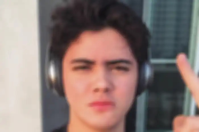 Aliando Syarief Dipuji Sebagai Aktor yang Profesional dan Totalitas oleh Natasha Wilona