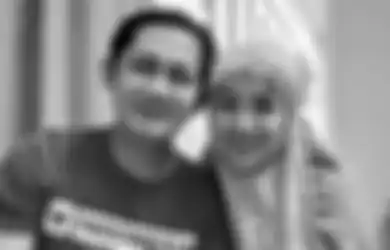 Bertahun-tahun Nantikan Kehadiran Buah Hati, Tangis Fitri Carlina Pecah Saat Ikhlaskan Suami Pilotnya Cari Perempuan Lain untuk Dijadikan Istri: Kamu Nikah Lagi Saja