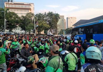 Kapan Demo Ojol di Patung Kuda Selesai? Kapolda Metro Jaya: Mengganggu Ketertiban Kita Bubarkan