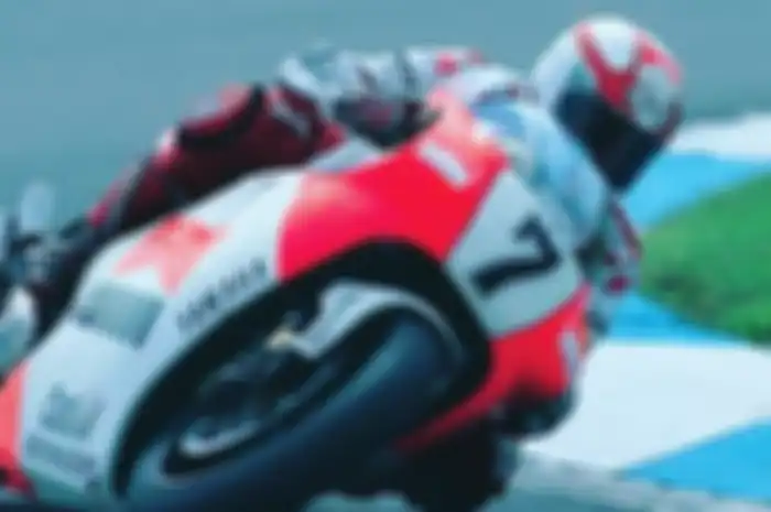 Teman akrab Valentino Rossi, Alessio Salucci, memasang foto eks pelatih pembalap berjuluk The Doctor di Instagramnya, Luca Cadalora merayakan HUT ke-53 hari ini, (17/5/2020). 
