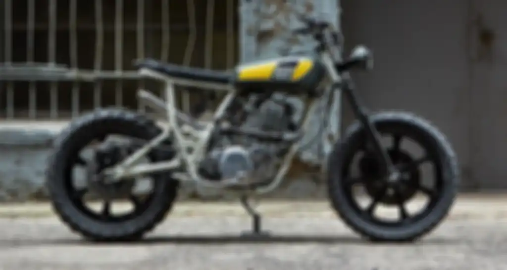 Yamaha SR500 custom street tracker dari Powder Monkees