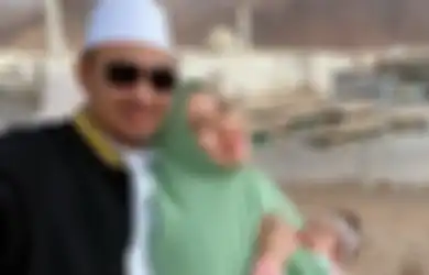 Mantan Suaminya Nikahi Artis Cantik yang Dulu Gemar Pamer Lekuk Tubuh, Begini Nasib Istri Pertama Habib Usman bin Yahya Sehabis Cerai: Jualan Sepatu dan Sprei Online Demi Dapur Tetap Ngebul