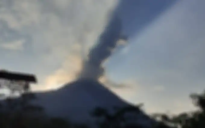 Gunung Merapi kembali mengeluarkan guguran awan panas pada Sabtu 9 November 2019 pagi