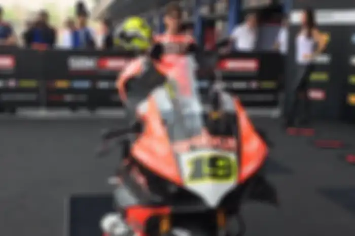 Kejutan Alvaro Bautisa berlanjut di Superpole Race WSBK Thailand yang berhasil jadi juaranya